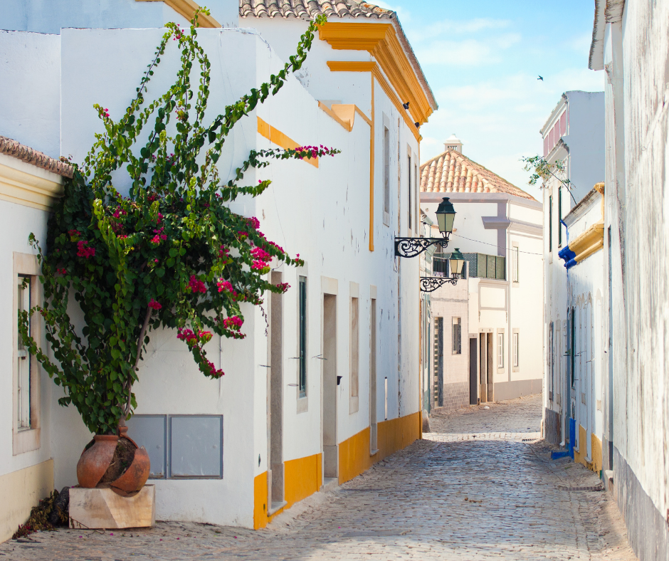 Kleine Straße in Portugal