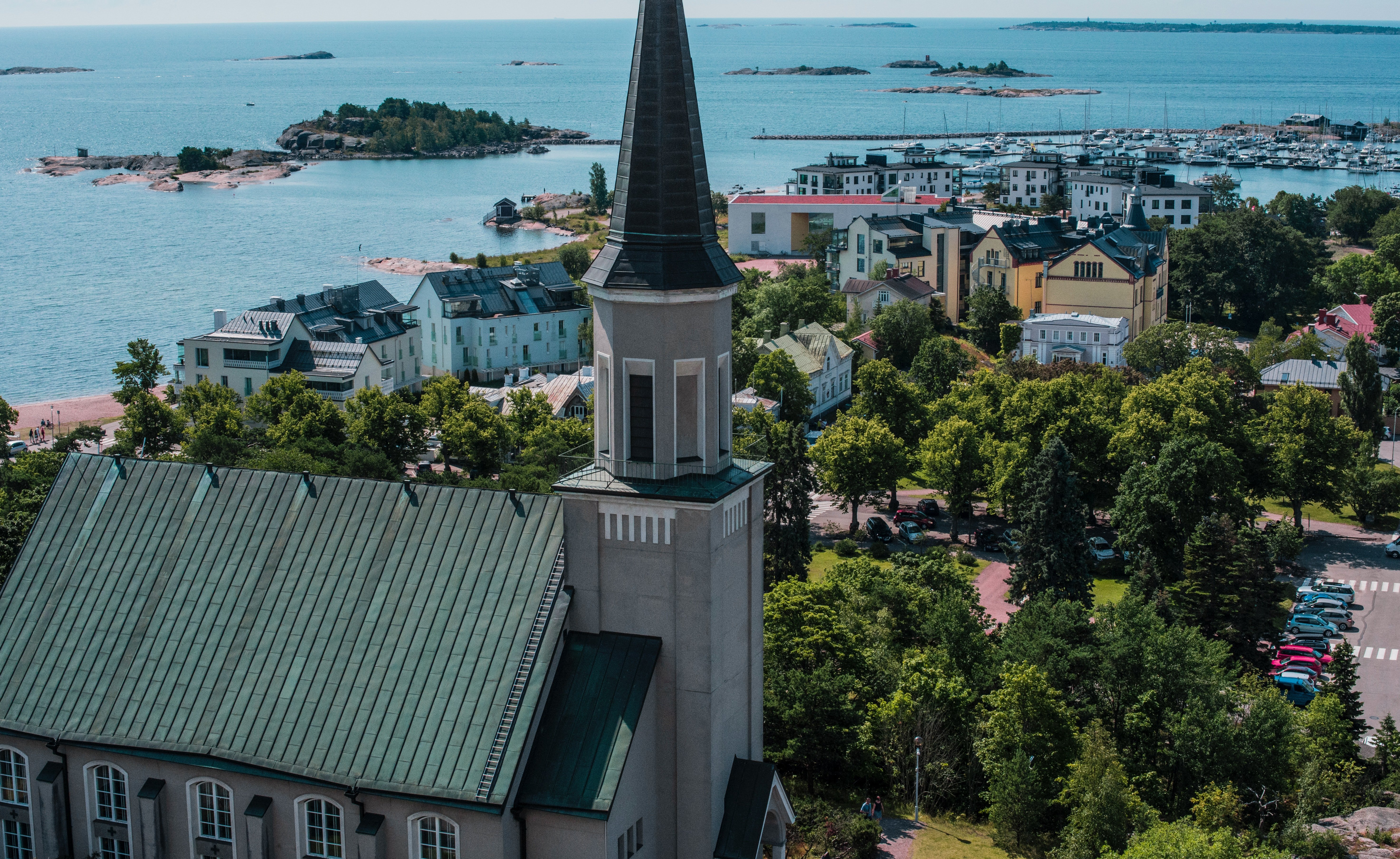 A view of Hanko, Finland with houses by the sea. Scandinavia road trips