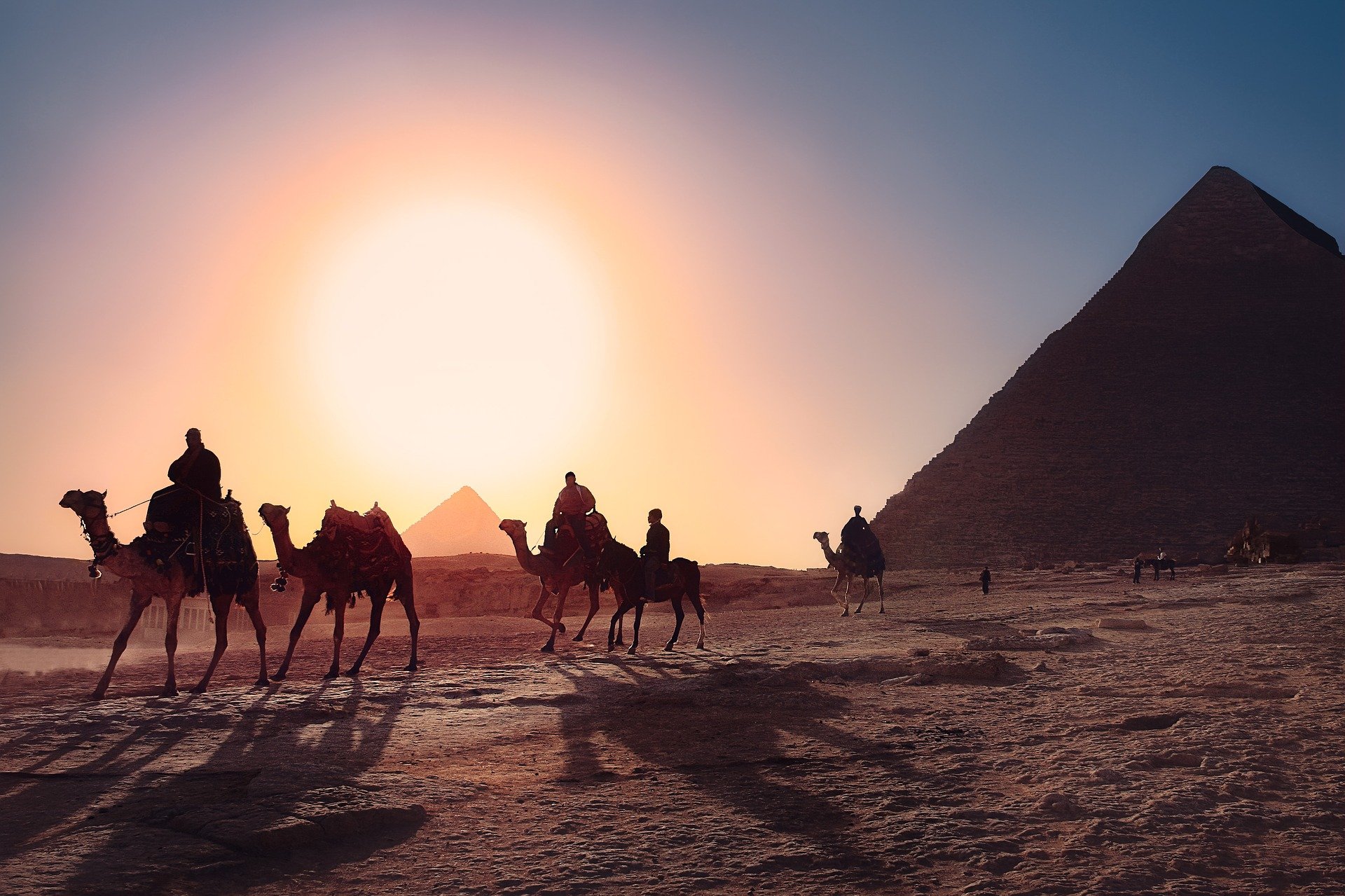 Seht die Pyramiden in Ägypten, eins der besten Reiseziele in Afrika