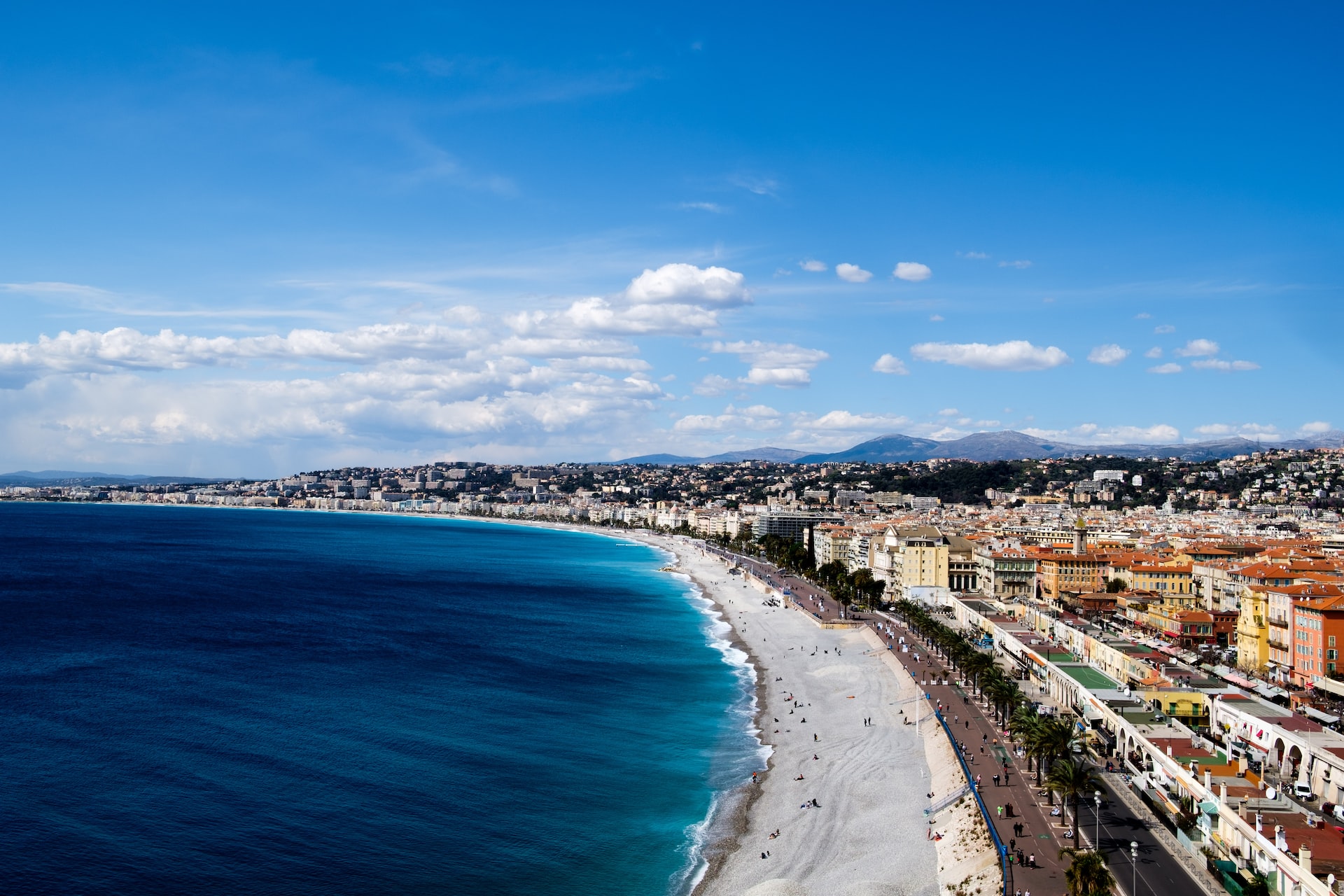 The essential South of France travel guide features the weather! 