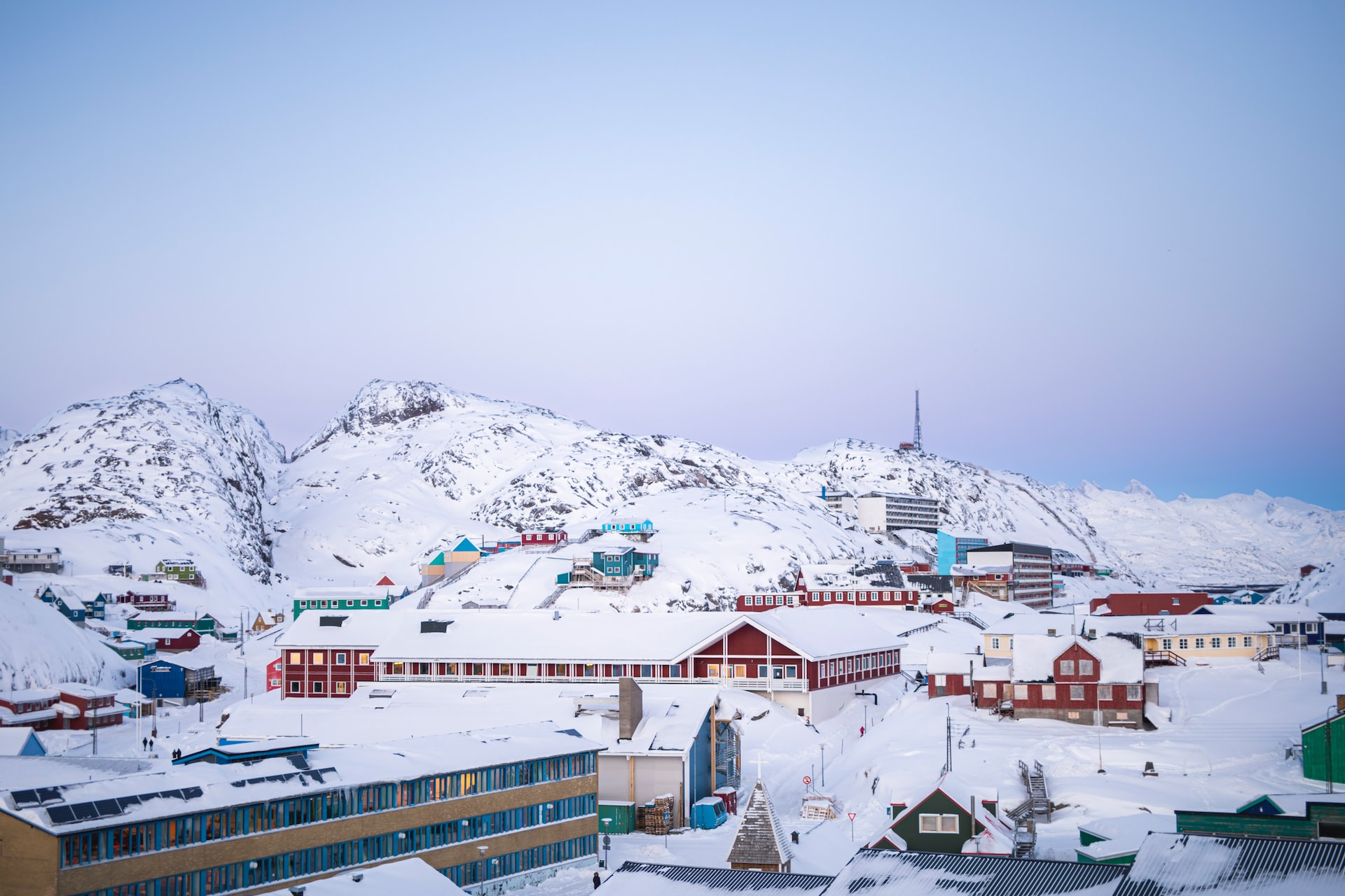 The snowy, freezing Greenland could be you awesome winter getaway!
