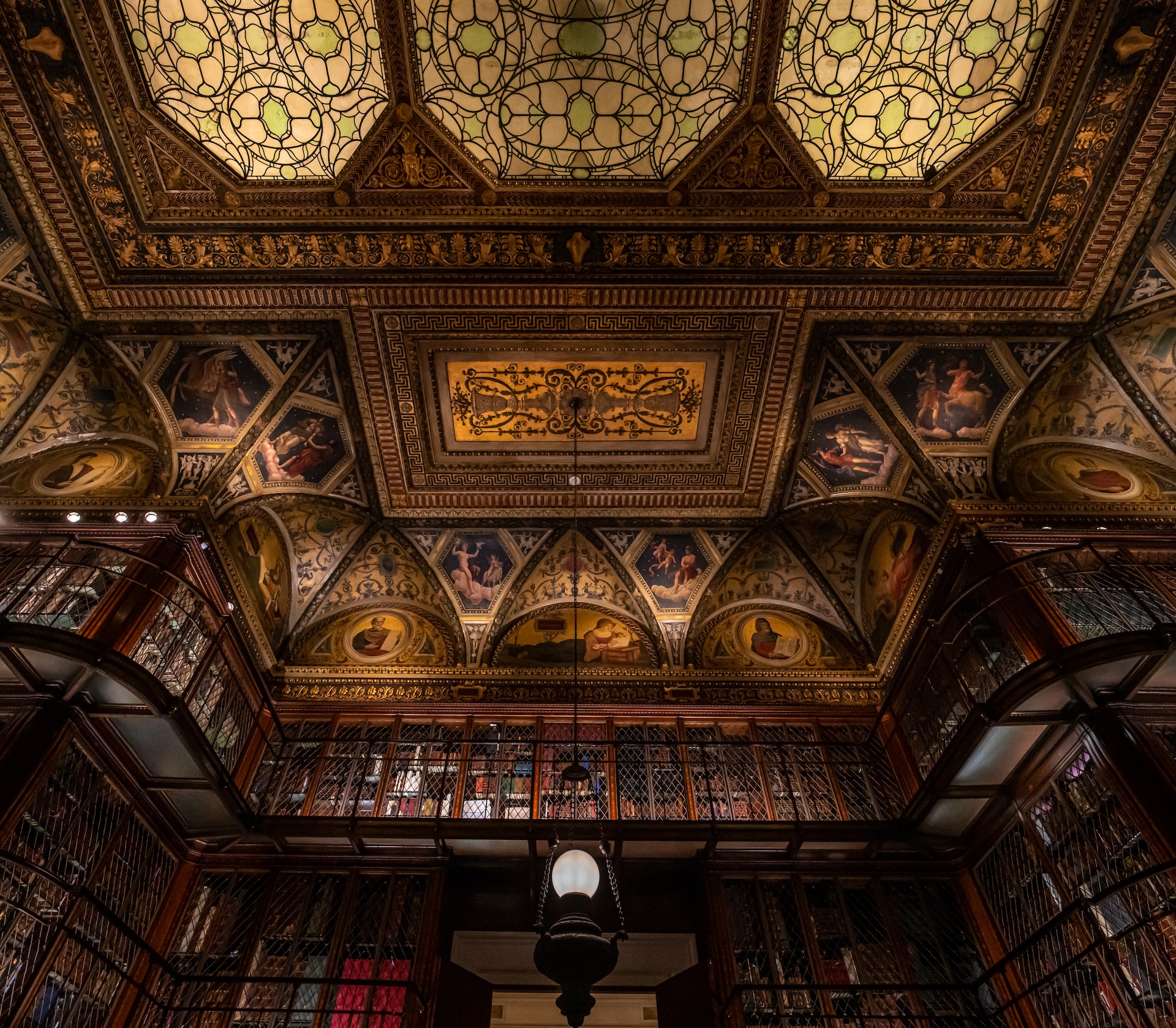 Who could have thought a library can be this gorgeous? It is surely a hidden gem in New York!
