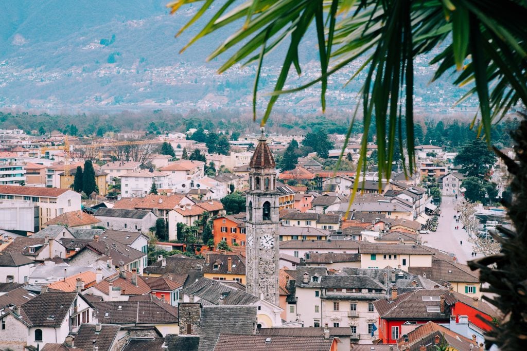 Der kleine Ort Ascona ist einer der 7 schönsten Orte in der Schweiz.