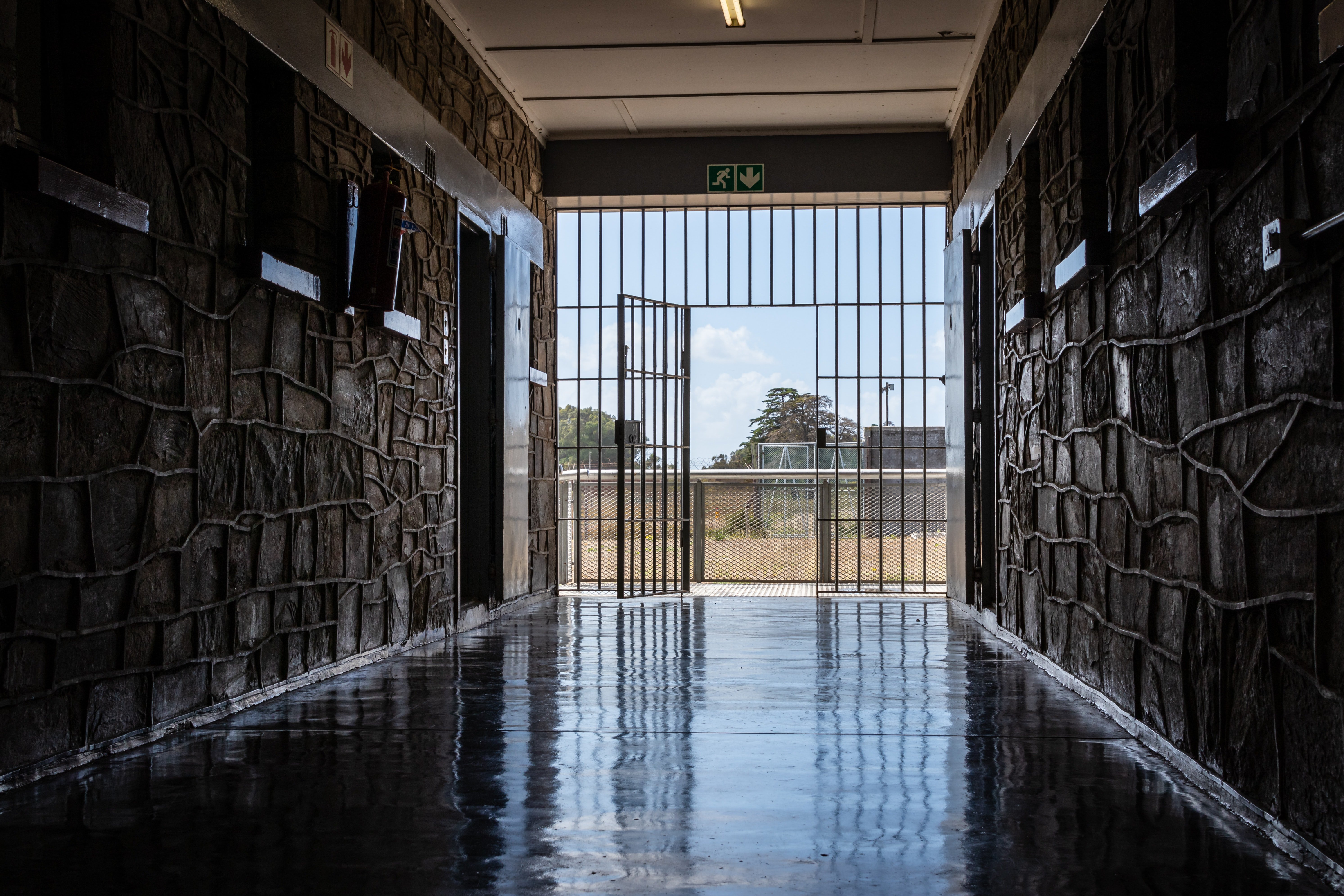 Eine Gefängniszelle auf Robben Island in Kapstadt