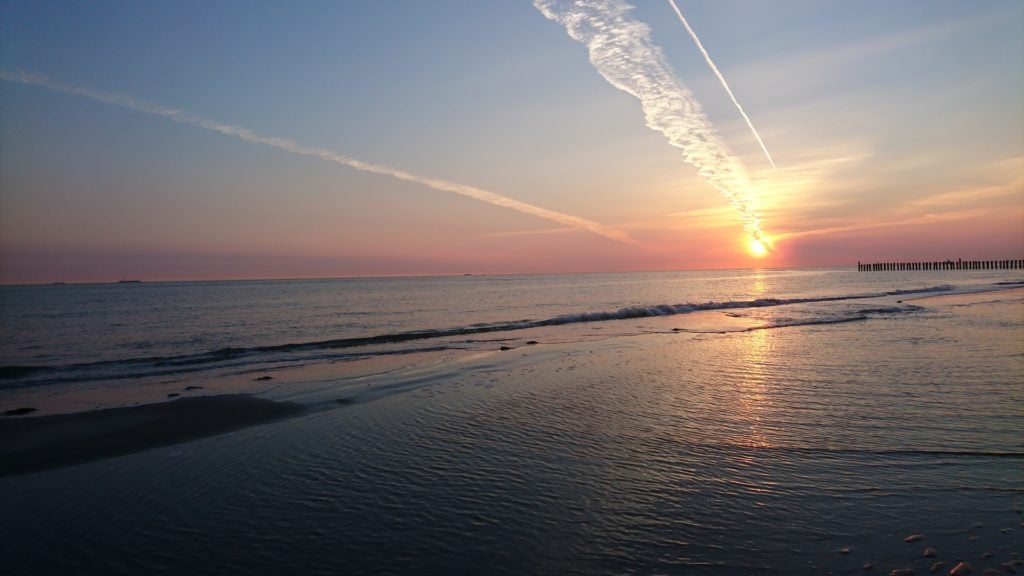 Der Südstrang con Wangerooge mit den Priels, die perfekt zum Surfen Lernen sind 