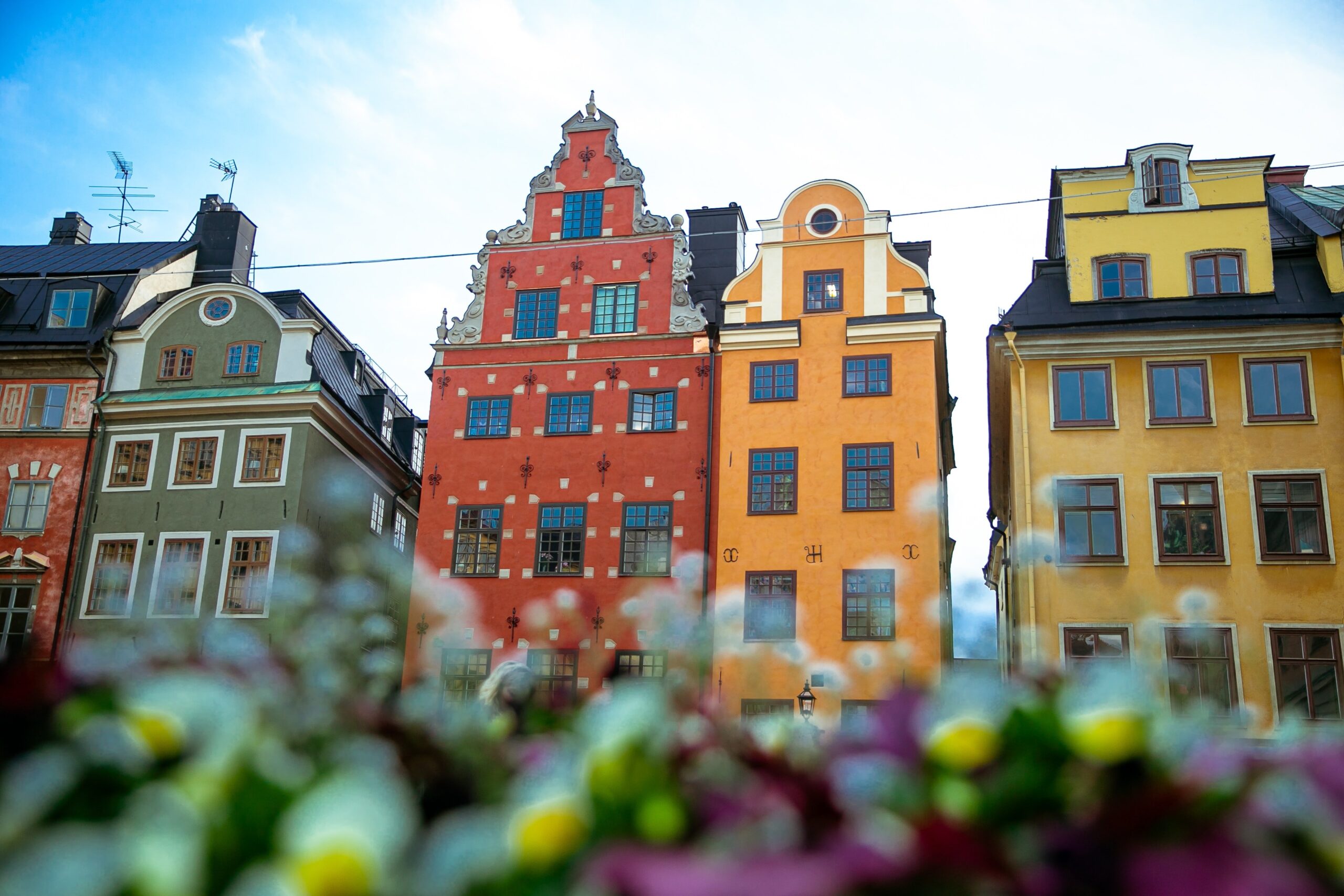 Bunte Häuser in Stockholm, die perfekt für einen Skandinavien Roadtrip sind