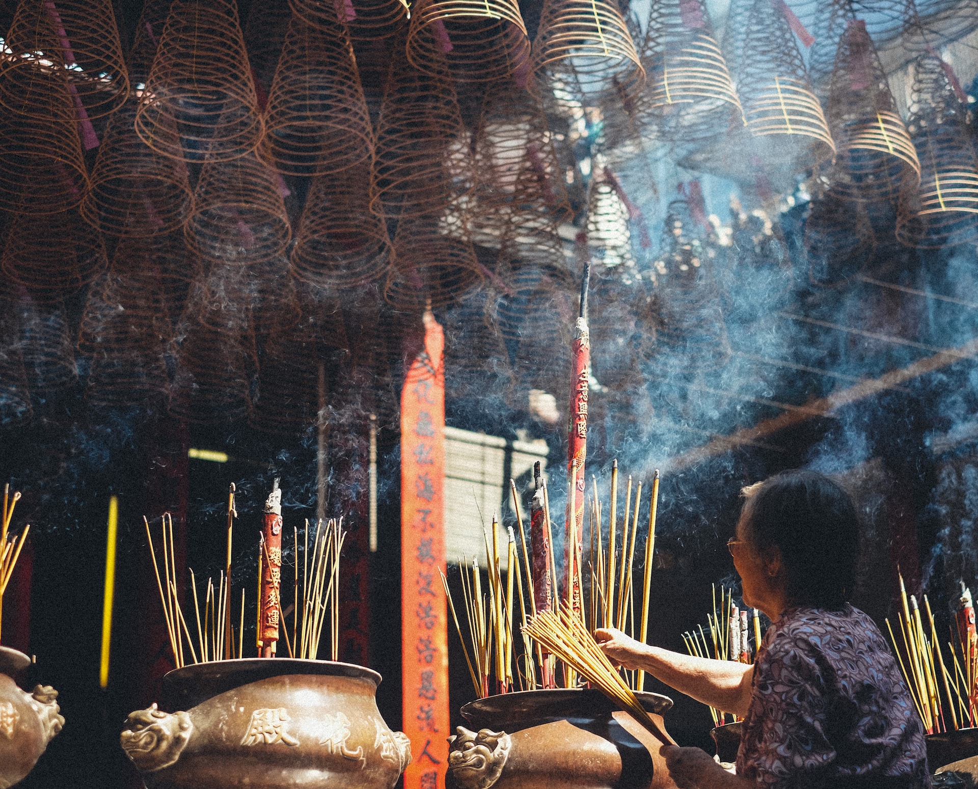 top things to do in ho chi minh jade emperor pagoda