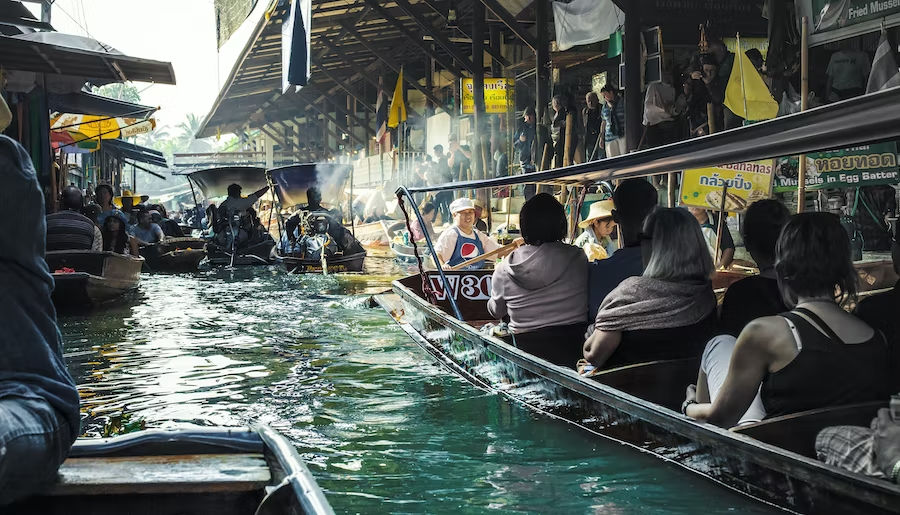 things to do in bangkok damnoen saduak