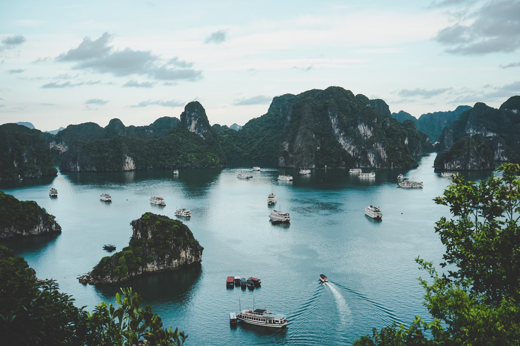 things to do in vietnam halong bay