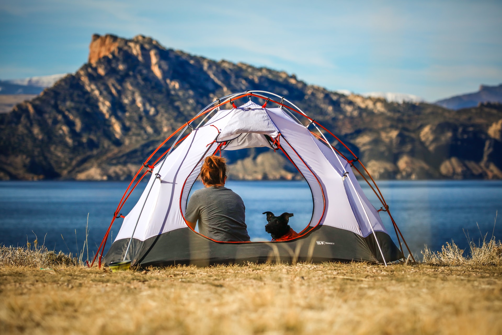 travel to the US on a budget save money by camping
