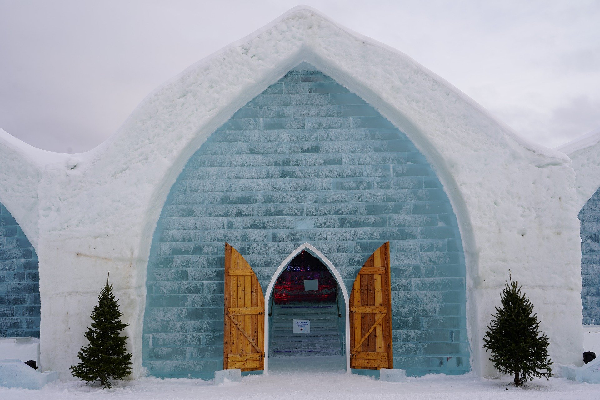 best bars in the world ice bar in Canada
