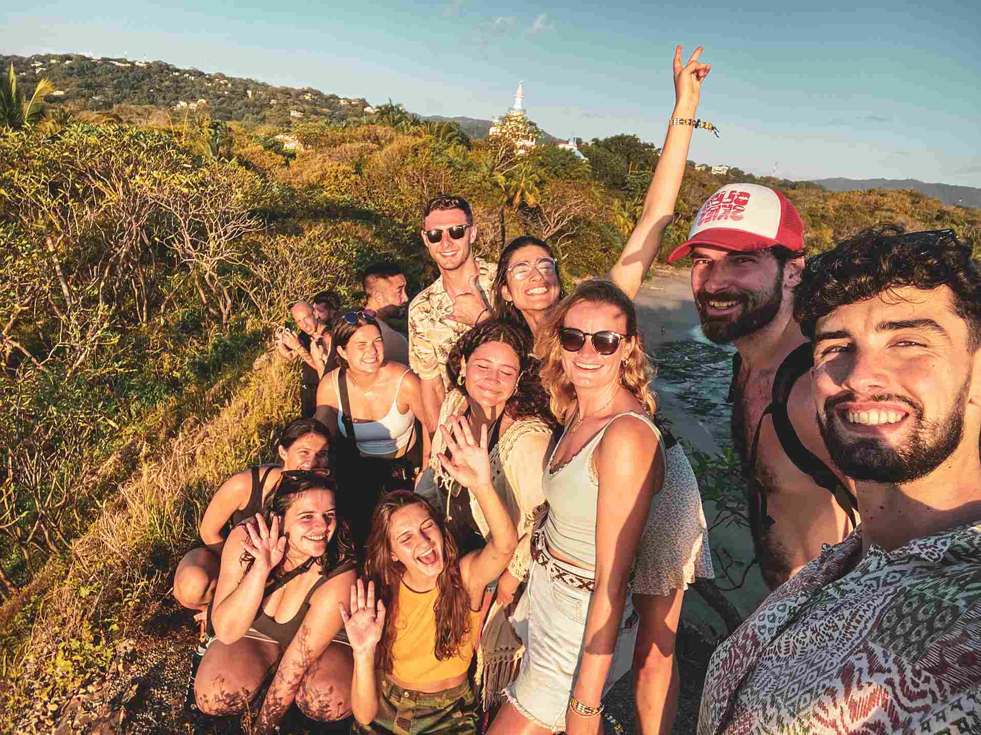 how to find a travel buddy