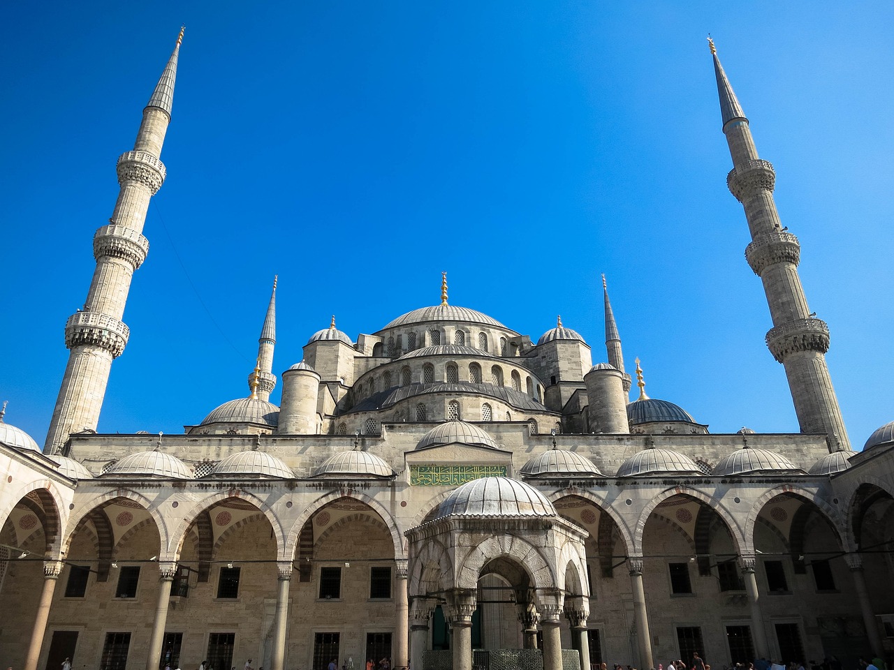 amazing places to visit in Blue Mosque 