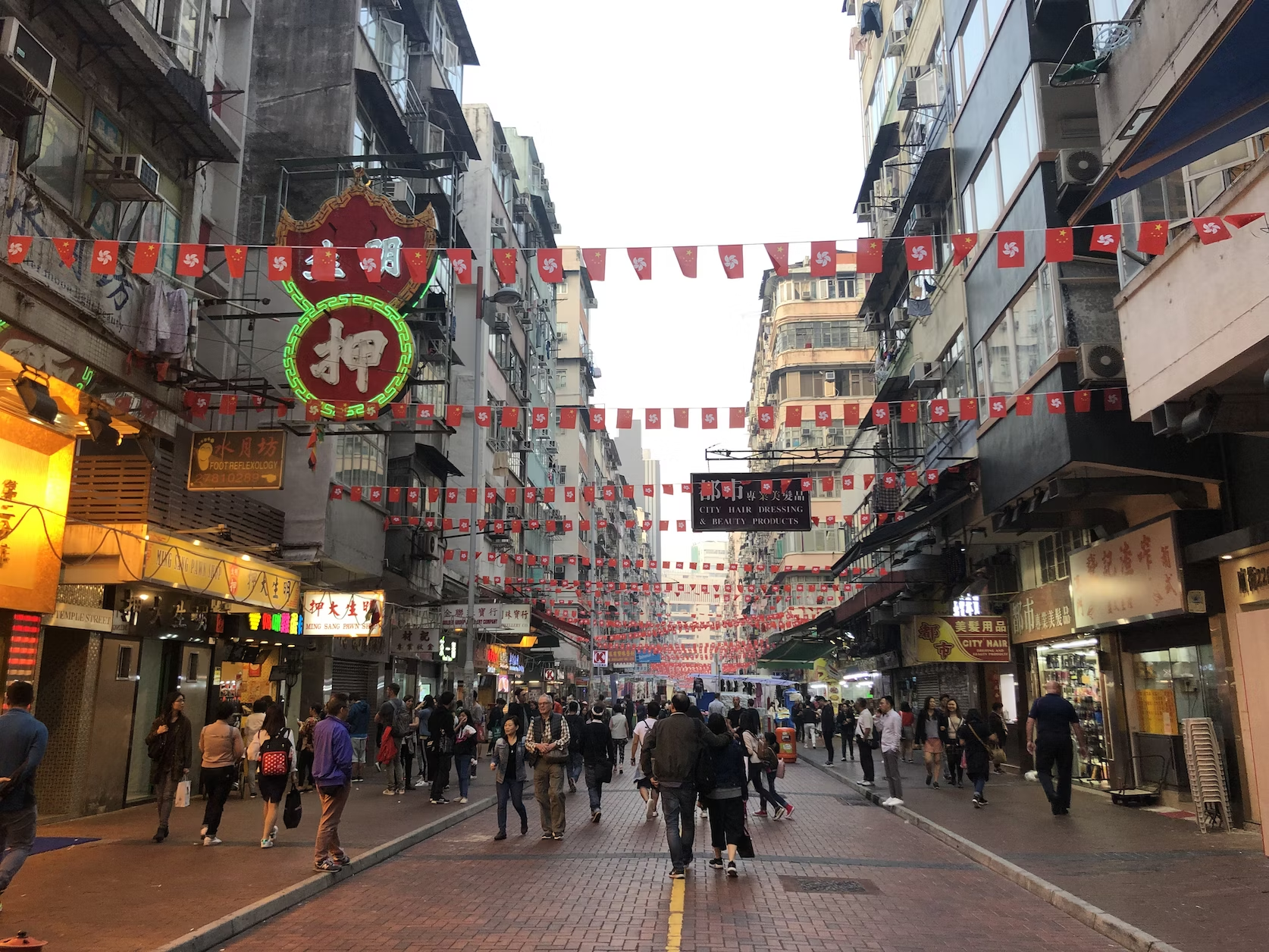hong kong street market