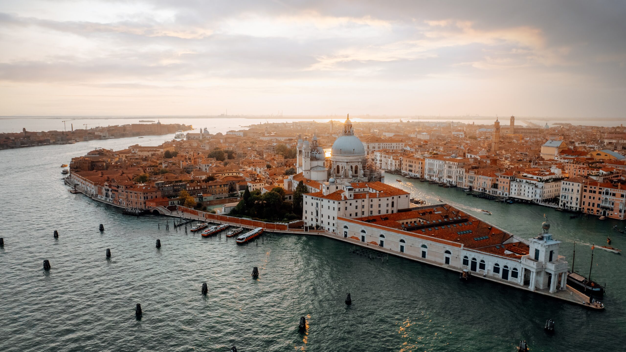 Findet die letzten Sonnenstrahlen in Venedig, eines der besten Reiseziele im Oktober