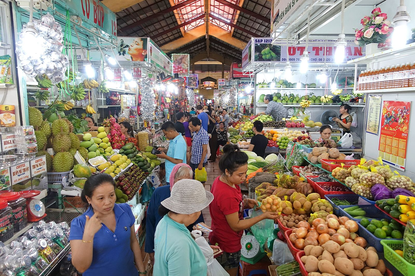 ben thanh market street food markets vietnam