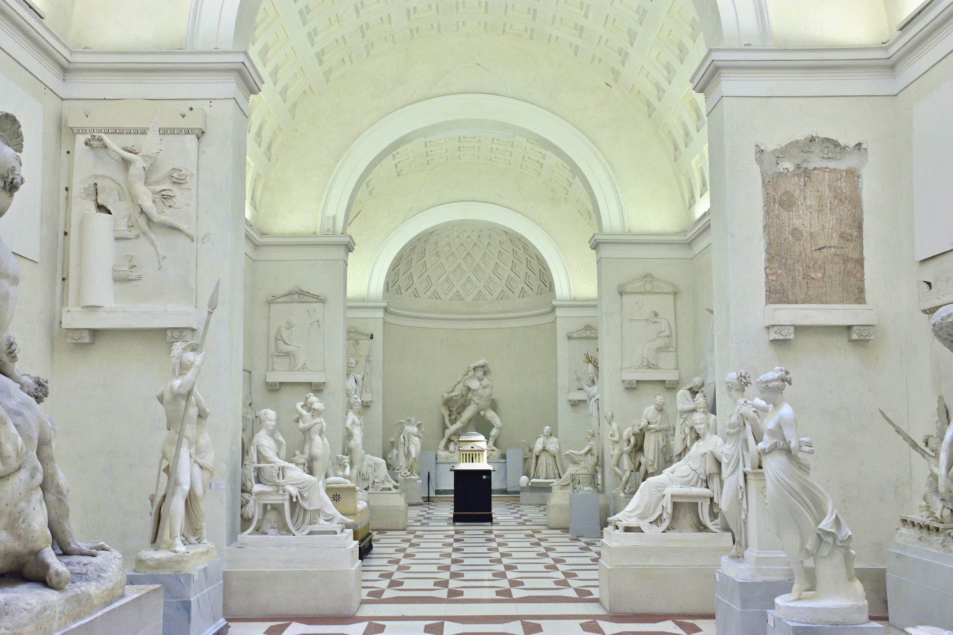 travel to Italy to see the art museums