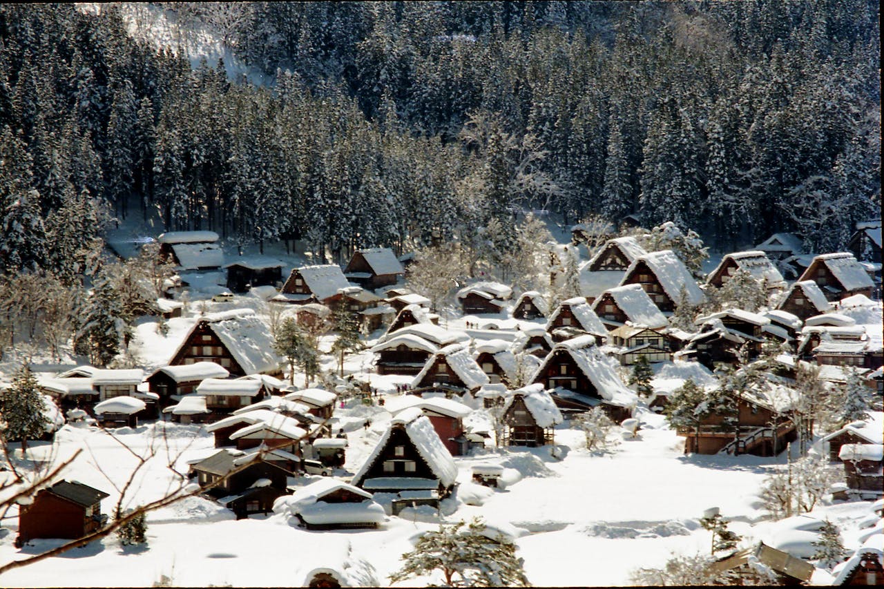 prettiest villages worldwide Shirakawago