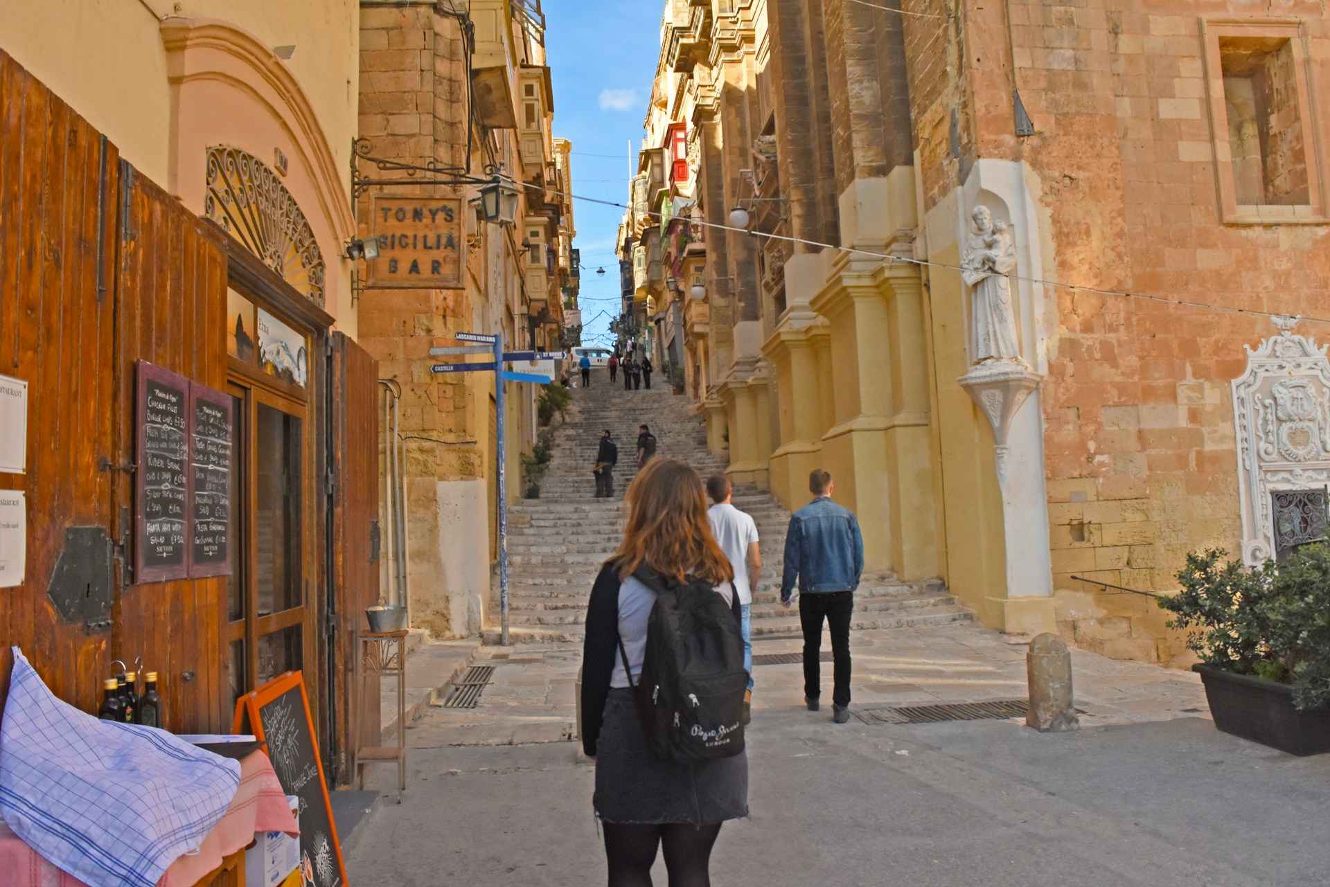 Why travel to Malta getting around