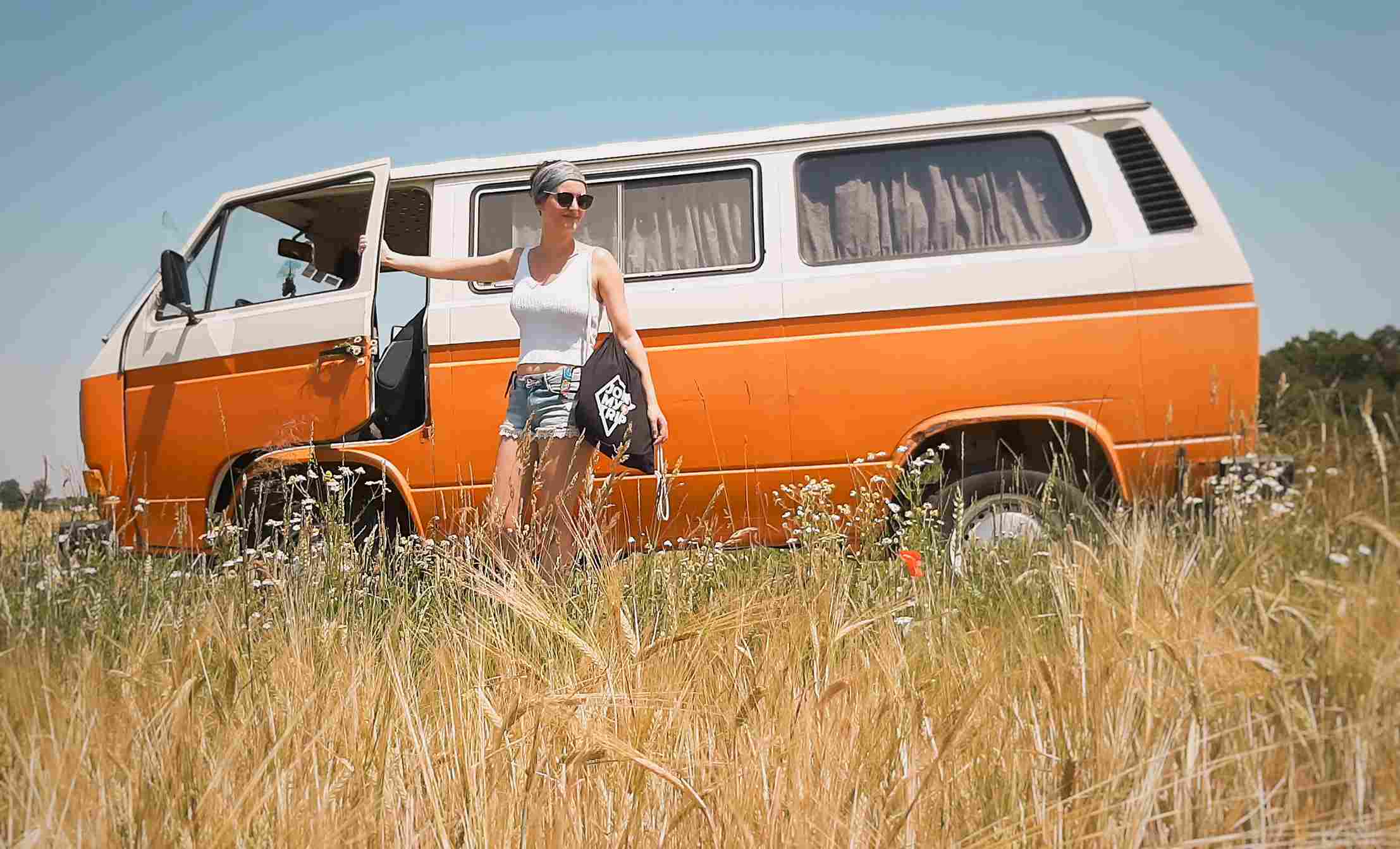 pros and cons of solo travel